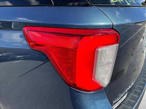 Used 2020 Ford Explorer Platinum w/ Premium Technology Package image 27