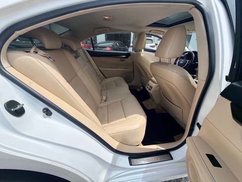 Used 2014 Lexus ES 350 w/ Luxury Package FWD image 48