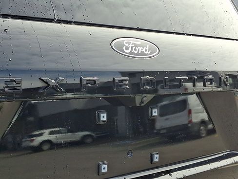 Used 2025 Ford Expedition Platinum w/ Stealth Appearance Package image 30
