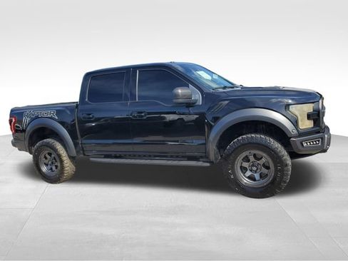 Used 2018 Ford F150 Raptor w/ Equipment Group 802A Luxury AWD/4WD image 3