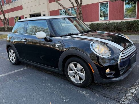 Used 2015 MINI Cooper 2-Door Hardtop image 6