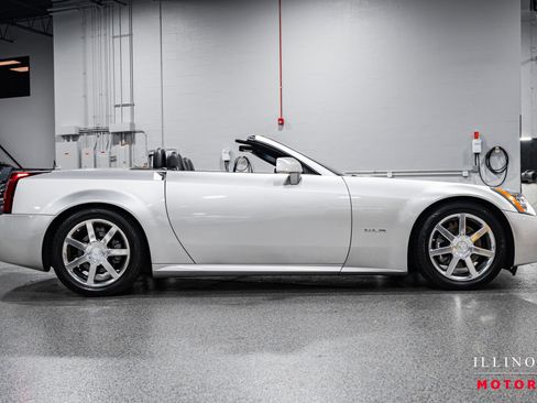 Used 2004 Cadillac XLR image 6