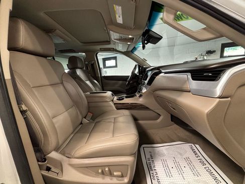 Used 2020 GMC Yukon XL SLT w/ Open Road Package AWD/4WD image 10