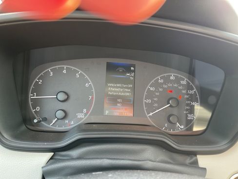 Used 2025 Toyota Corolla LE w/ Convenience Package image 14