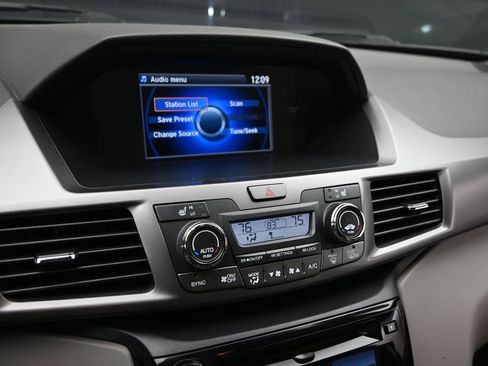 Used 2015 Honda Odyssey EX-L image 19