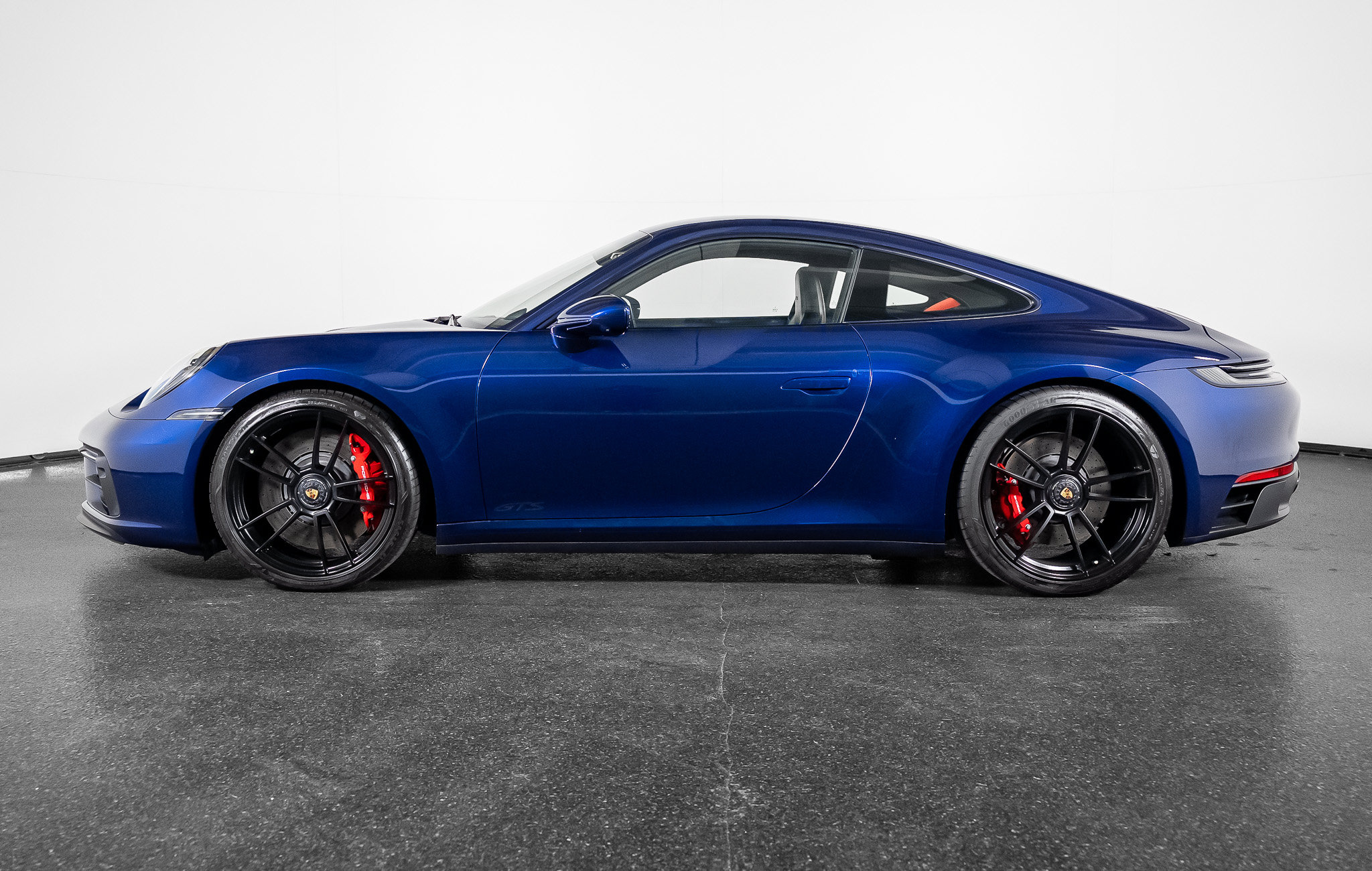 Used 2024 Porsche 911 Carrera GTS w/ Premium Package RWD image 13