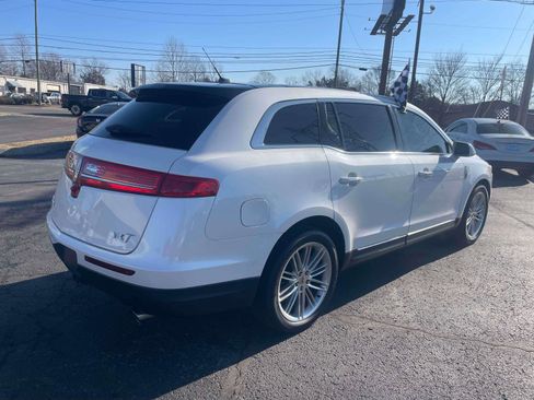 Used 2017 Lincoln MKT AWD w/ Technology Package image 4