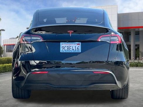 Used 2022 Tesla Model Y Performance image 5
