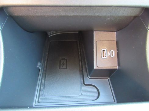 Used 2024 Ford Edge SEL w/ Sport Appearance Package image 21