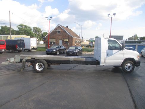 Used 2011 Ford E-450 and Econoline 450 Super Duty image 9