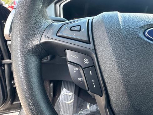 Used 2020 Ford Fusion SE image 30