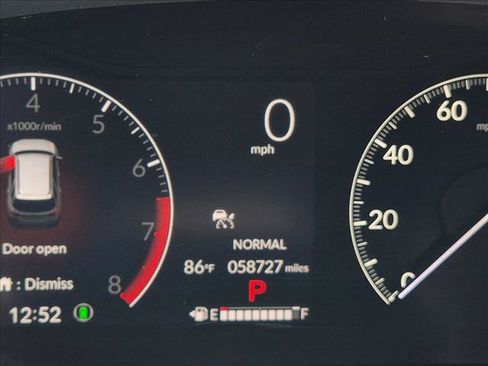 Used 2025 Honda Pilot TrailSport image 10