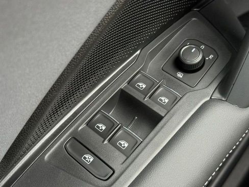 New 2026 Volkswagen Tiguan SE AWD/4WD image 15