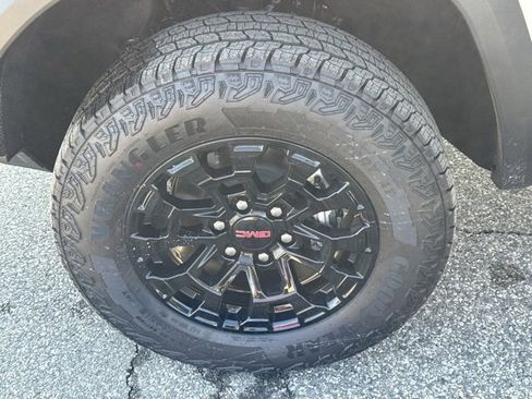 New 2026 GMC Canyon Elevation w/ Convenience Package image 23