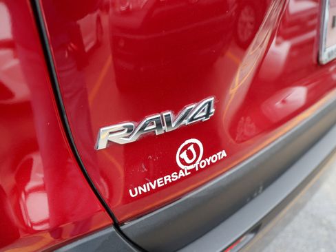 Used 2019 Toyota RAV4 Limited image 22