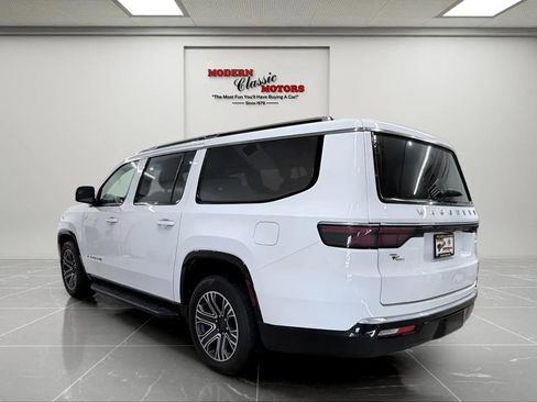Used 2024 Jeep Wagoneer L Series II w/ Flexible Seating Group AWD/4WD image 4