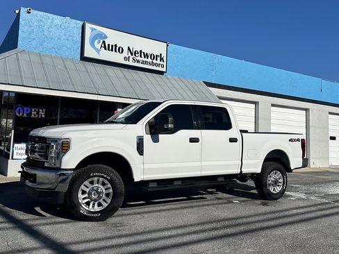 Used 2019 Ford F250 XLT image 1