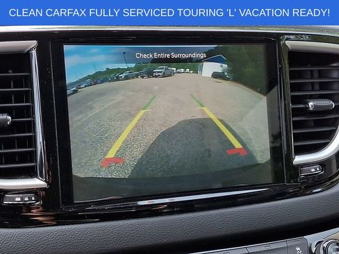 Used 2023 Chrysler Pacifica Touring-L FWD image 18