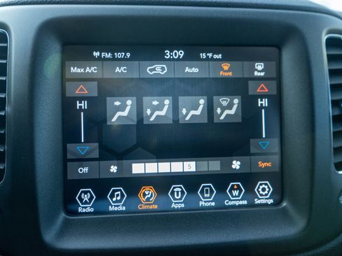 Used 2020 Jeep Compass Trailhawk image 17