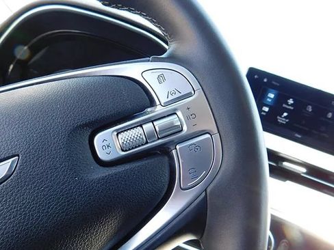 Used 2025 Genesis GV70 2.5T AWD/4WD image 22