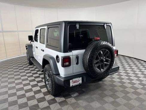Used 2026 Jeep Wrangler Unlimited Sport AWD/4WD image 5