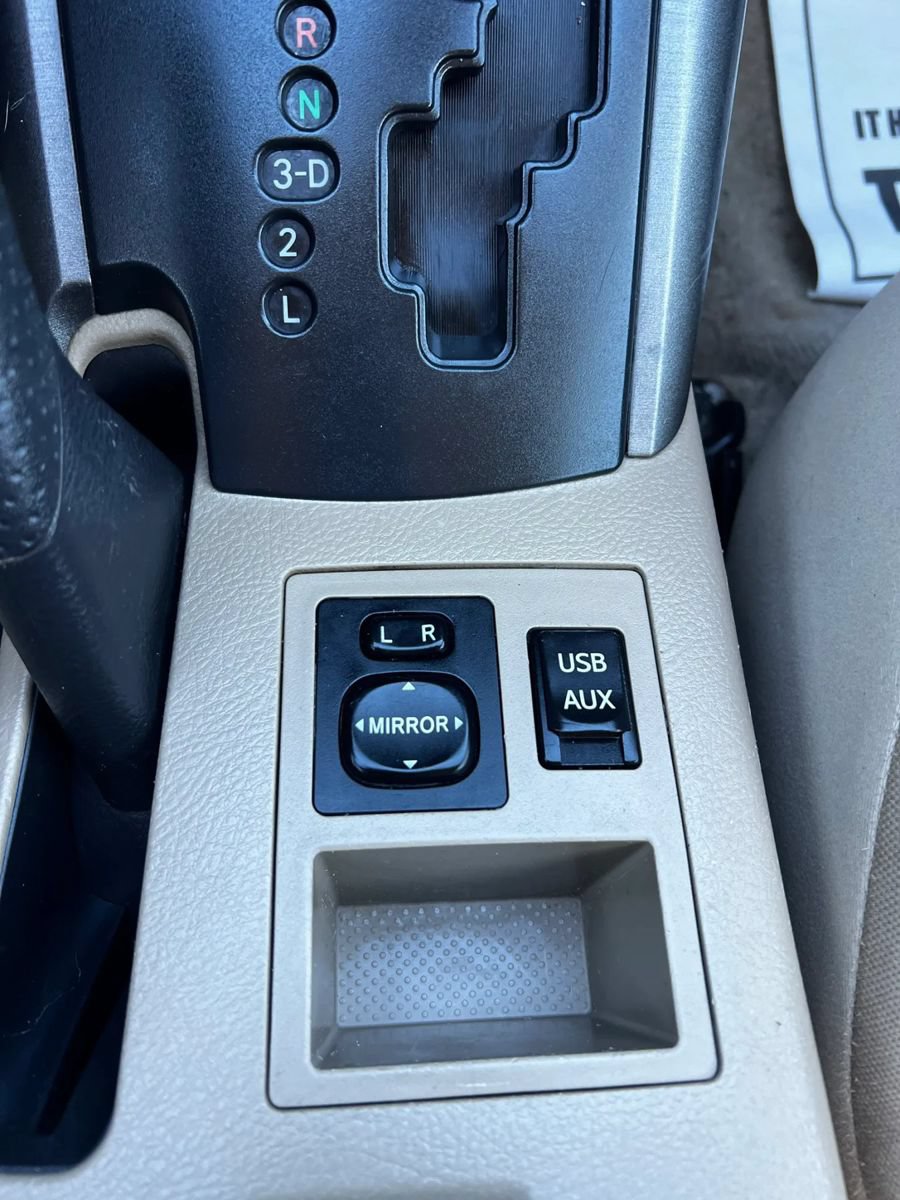 Used 2012 Toyota RAV4 4WD w/ Value Pkg image 18