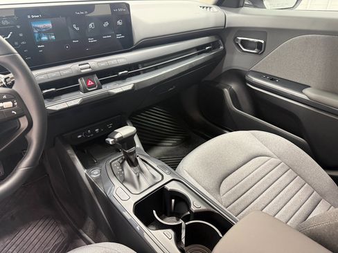 Used 2025 Kia K4 EX image 12