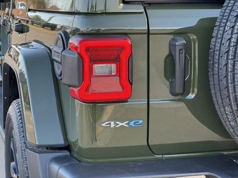 Used 2021 Jeep Wrangler Unlimited Sahara image 8