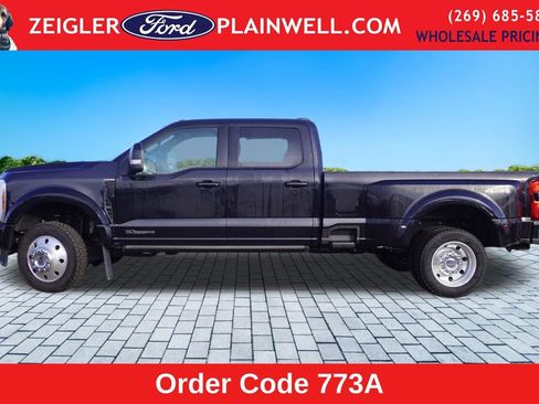 Used 2025 Ford F450 Platinum image 2