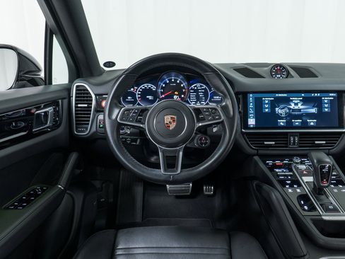 Certified 2020 Porsche Cayenne S image 20