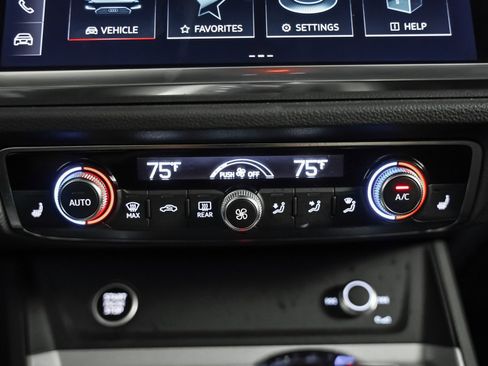 Certified 2024 Audi Q3 2.0T Premium image 16