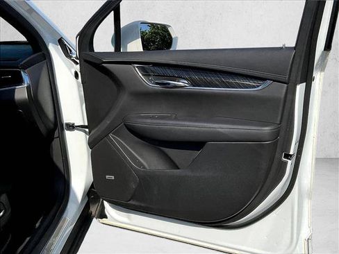 Used 2020 Cadillac XT6 Premium Luxury FWD image 18