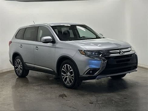 Used 2016 Mitsubishi Outlander SE image 31