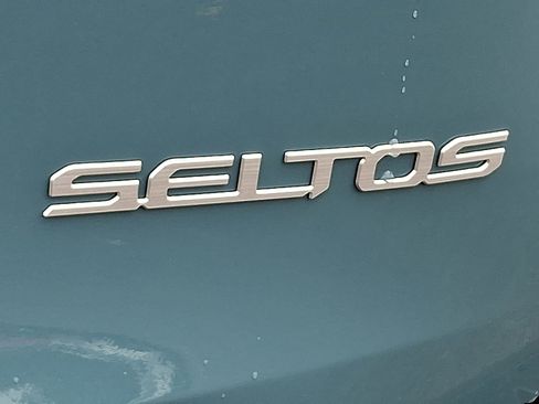 New 2026 Kia Seltos EX image 5