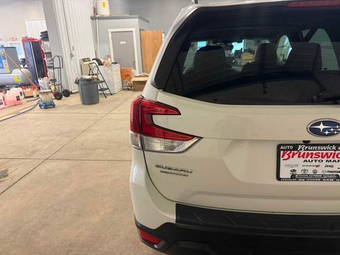 Used 2019 Subaru Forester Limited image 18