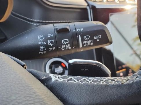 Used 2024 Jeep Grand Cherokee L Laredo image 18