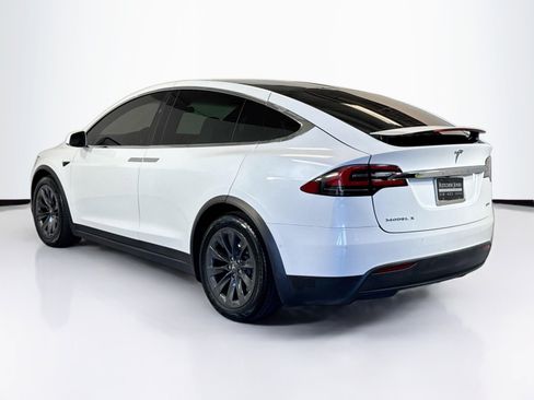 Used 2018 Tesla Model X 100D image 3