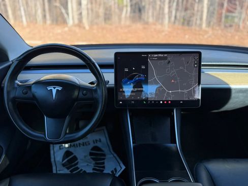 Used 2018 Tesla Model 3 Mid Range image 20
