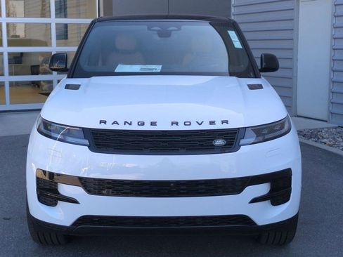 Used 2026 Land Rover Range Rover Sport SE AWD/4WD image 2