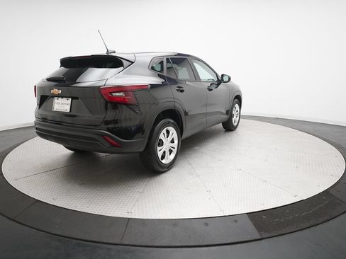 Used 2024 Chevrolet Trax LS FWD image 32