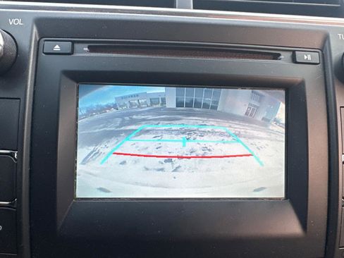 Used 2017 Toyota Camry SE image 7