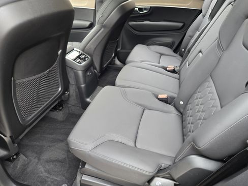 New 2025 Volvo XC90 T8 Core w/ Protection Package image 31