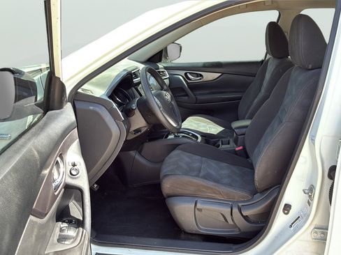 Used 2016 Nissan Rogue S FWD image 13