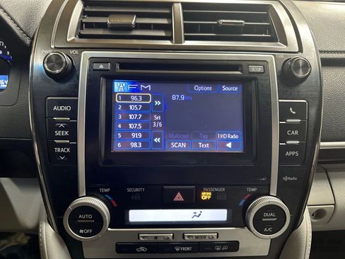 Used 2012 Toyota Camry XLE image 18