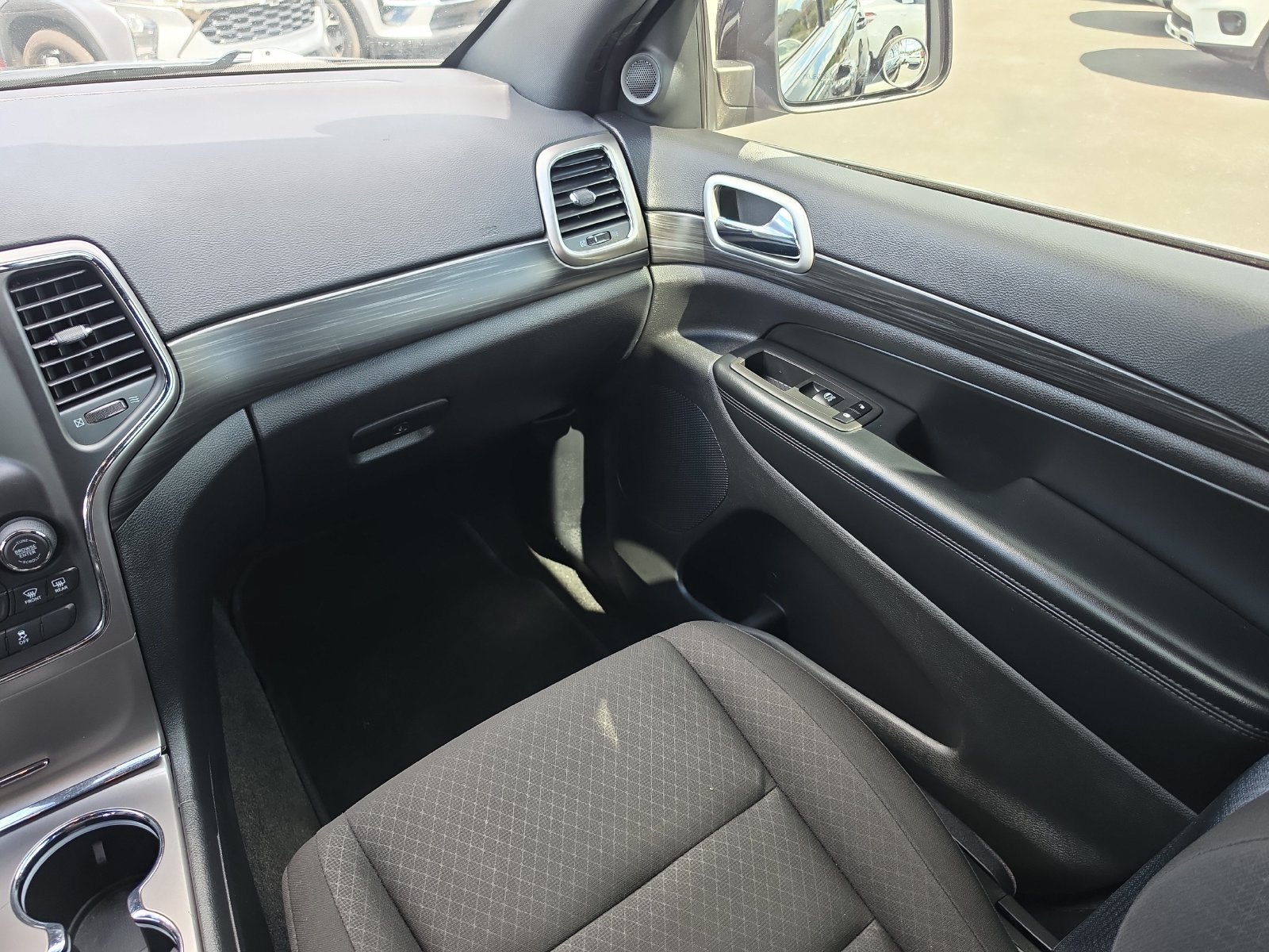 Used 2021 Jeep Grand Cherokee Laredo w/ Security & Convenience Group RWD image 13