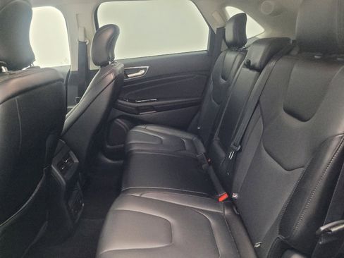 Used 2017 Ford Edge Titanium w/ Technology Package image 18