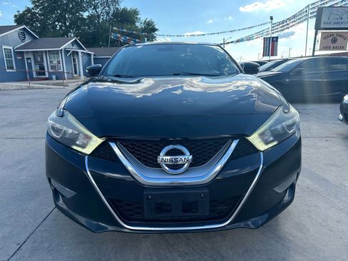 Used 2017 Nissan Maxima Platinum image 3