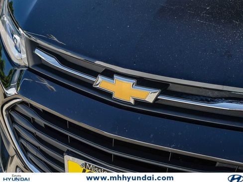 Used 2020 Chevrolet Trax LS w/ Tint and Cruise Package FWD image 9