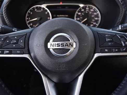 Certified 2022 Nissan Sentra SV image 18