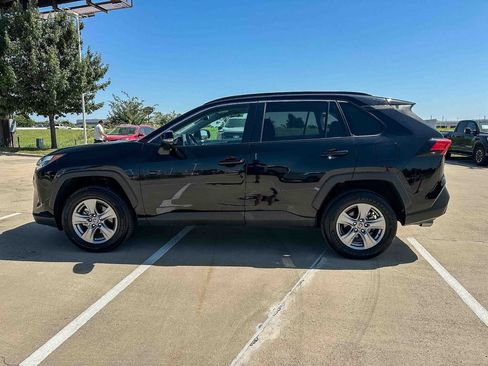 Used 2025 Toyota RAV4 XLE FWD image 6